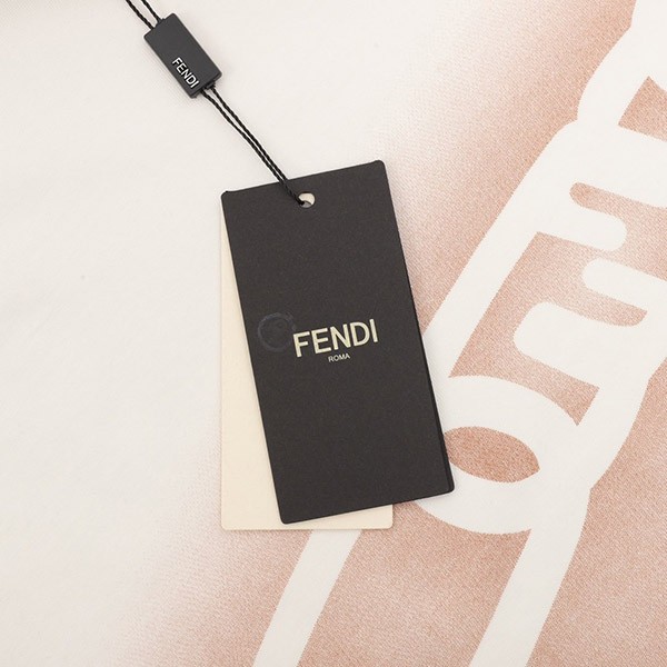フェンディ ダイアゴナル FFプリント 半袖 Tシャツ 偽物 fev01152